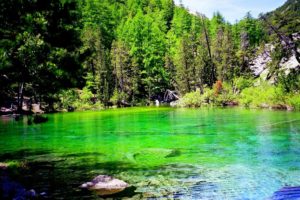 Lago verde smeraldo Valle Stretta