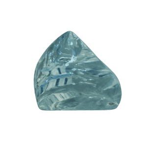 Acquamarina su sfondo neutro che introduce il tema della transizione dai diamanti alle scelte a colori